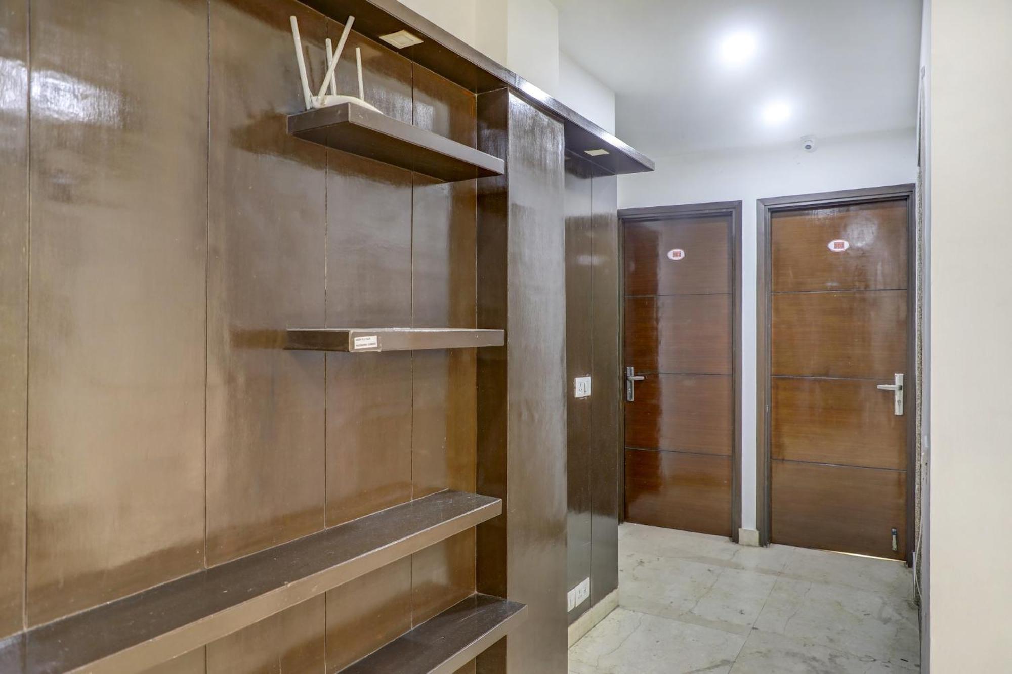 Collection O 80996 R s Villa Nuova Delhi Esterno foto