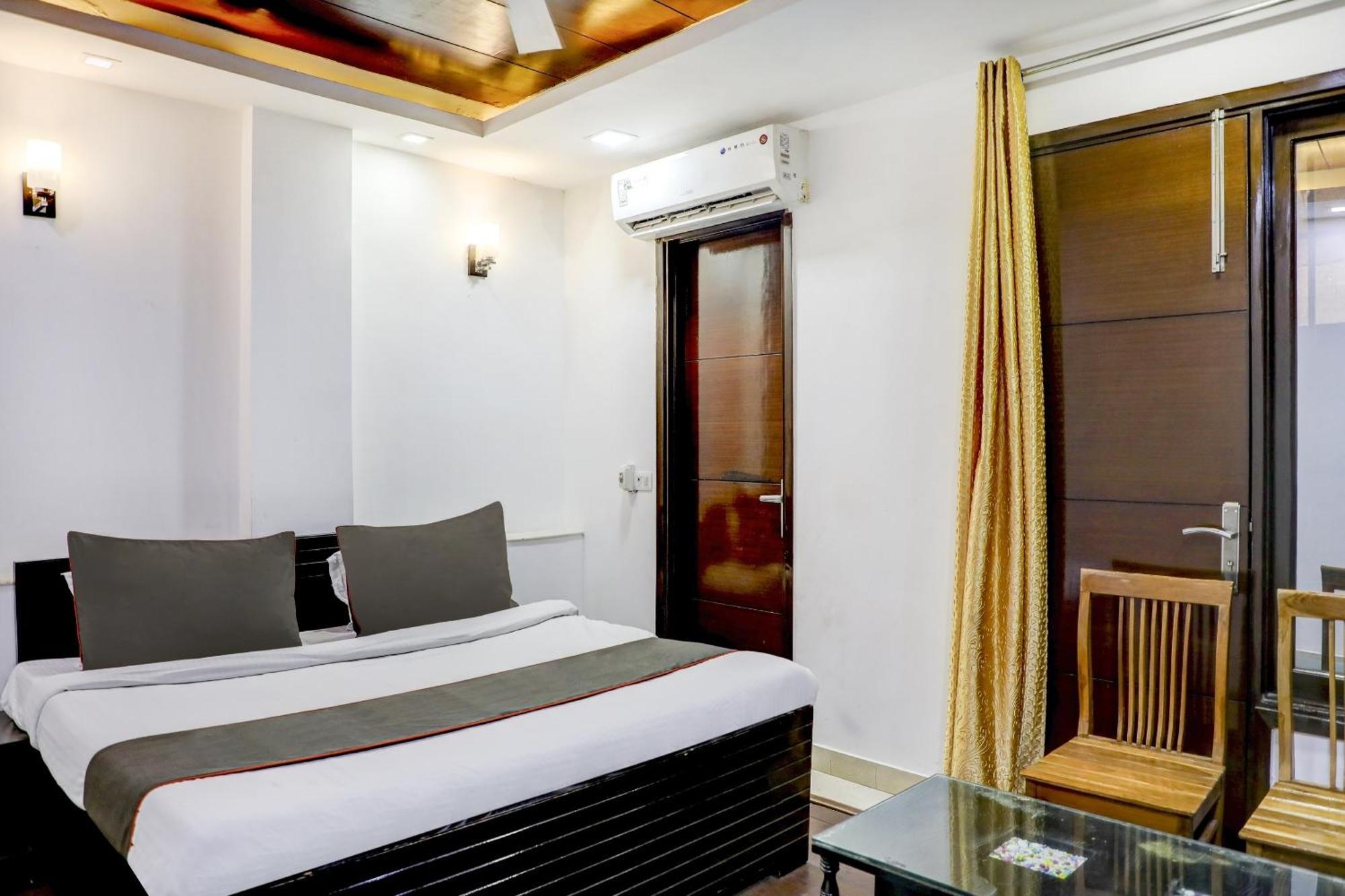 Collection O 80996 R s Villa Nuova Delhi Esterno foto