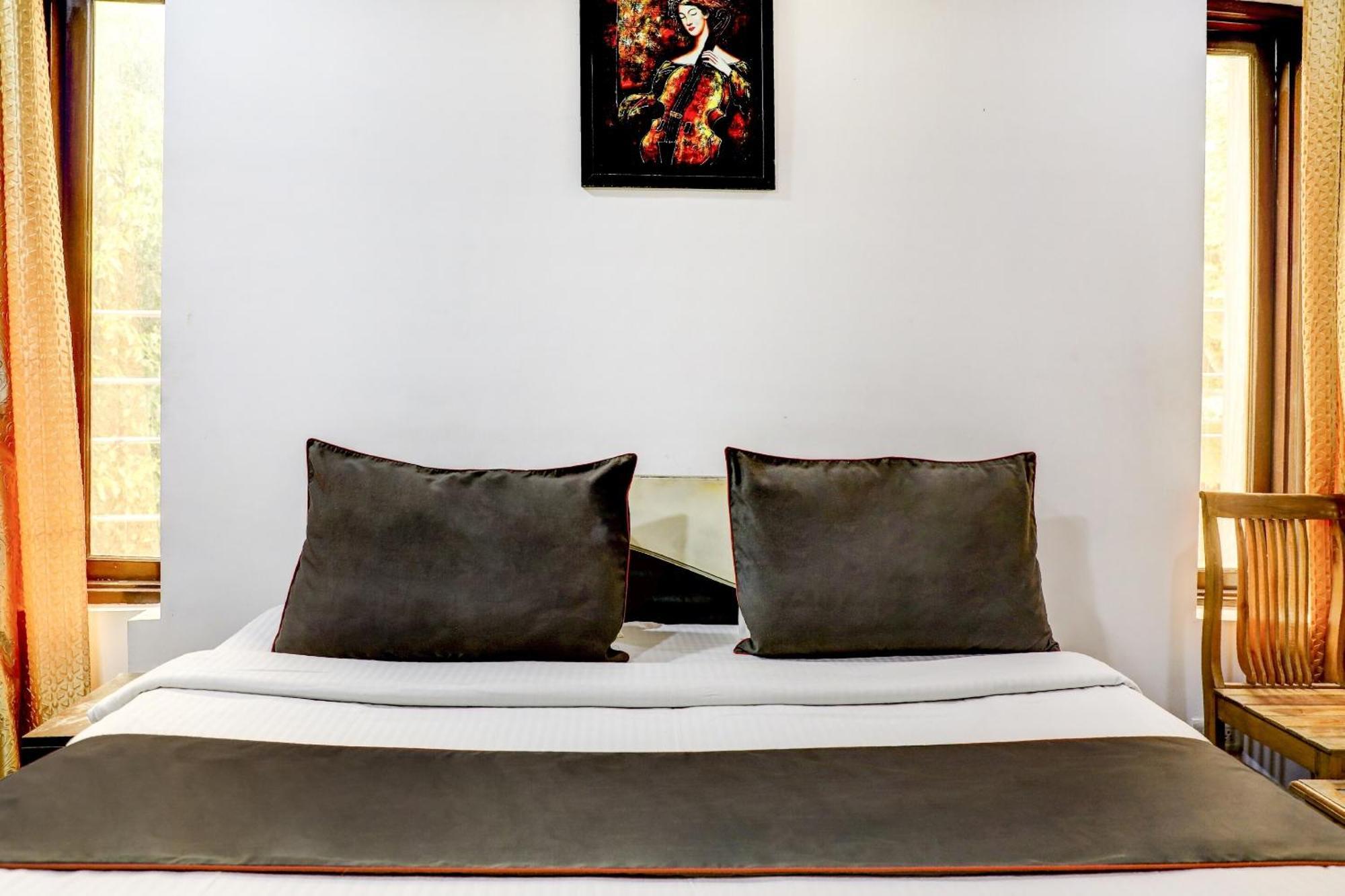 Collection O 80996 R s Villa Nuova Delhi Esterno foto