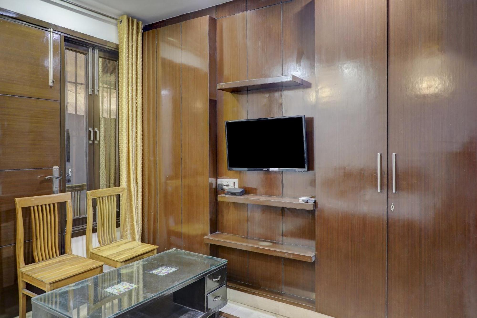 Collection O 80996 R s Villa Nuova Delhi Esterno foto