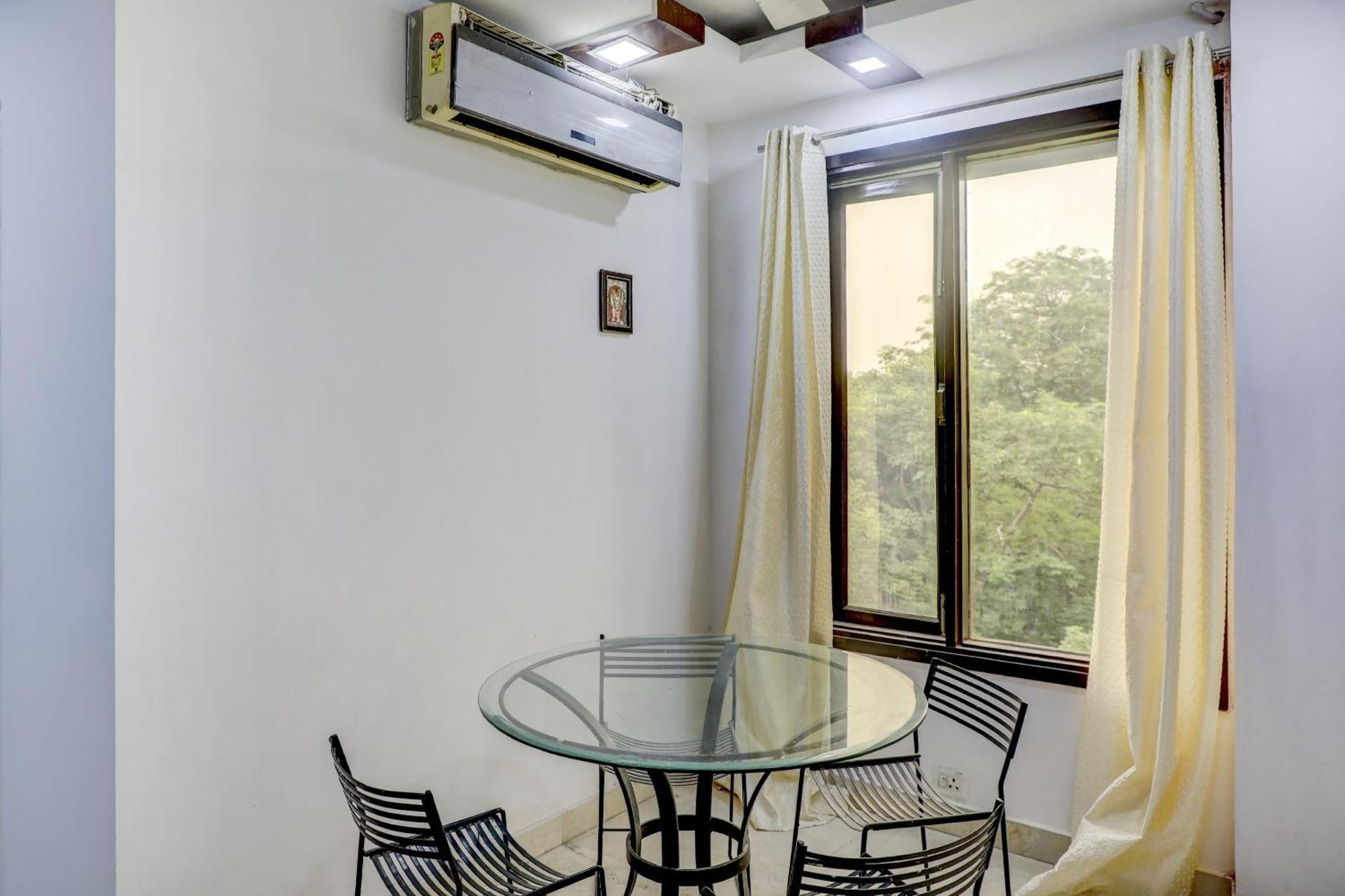 Collection O 80996 R s Villa Nuova Delhi Esterno foto